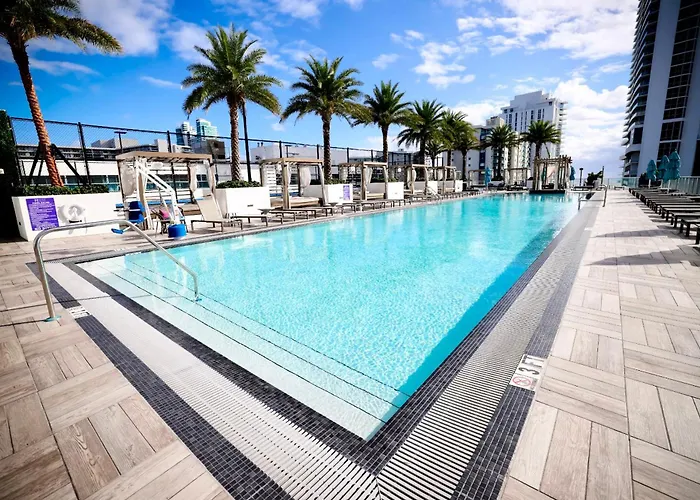 2-Bedroom Diamond In The Sky With Free Parking